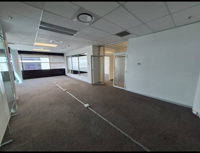 109M² OFFICE TO LET IN SANDTON CENTRAL